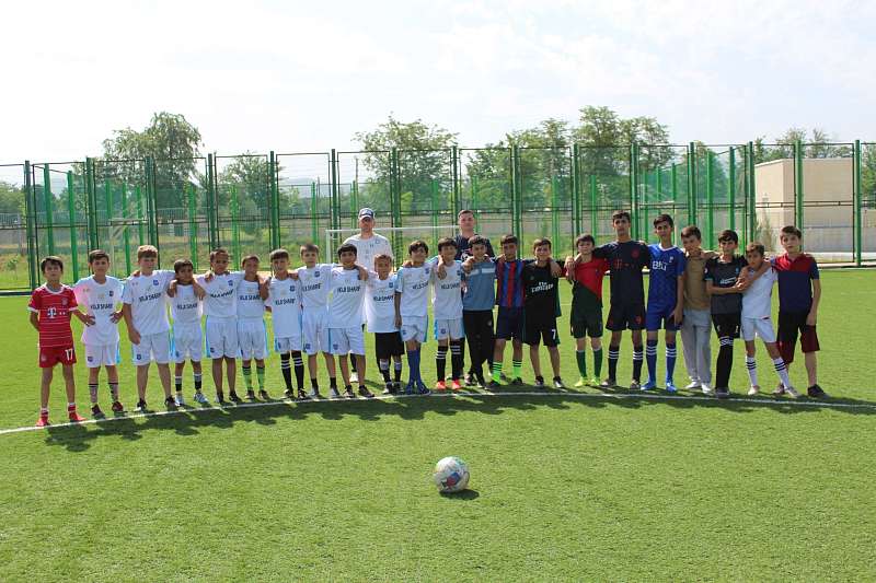 товарищеский матч по футболу